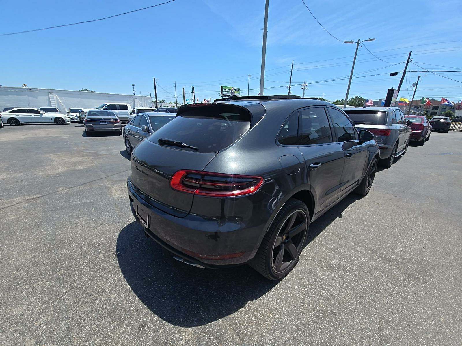2017 Porsche Macan Turbo AWD