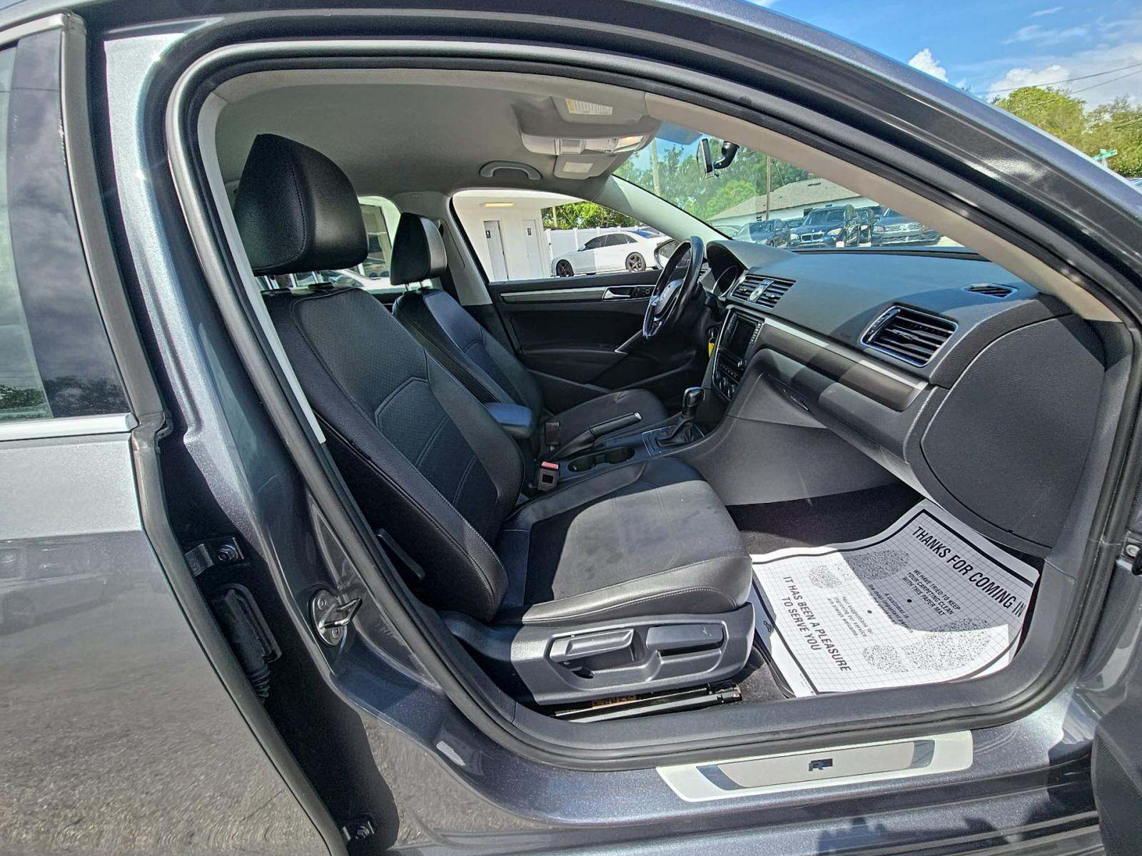 2017 Volkswagen Passat 1.8T R-Line FWD