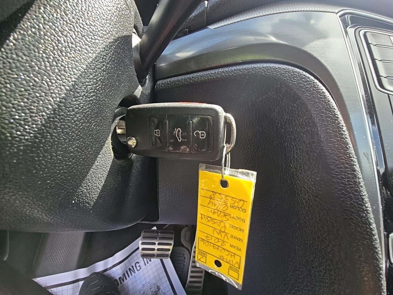 2017 Volkswagen Passat 1.8T R-Line FWD