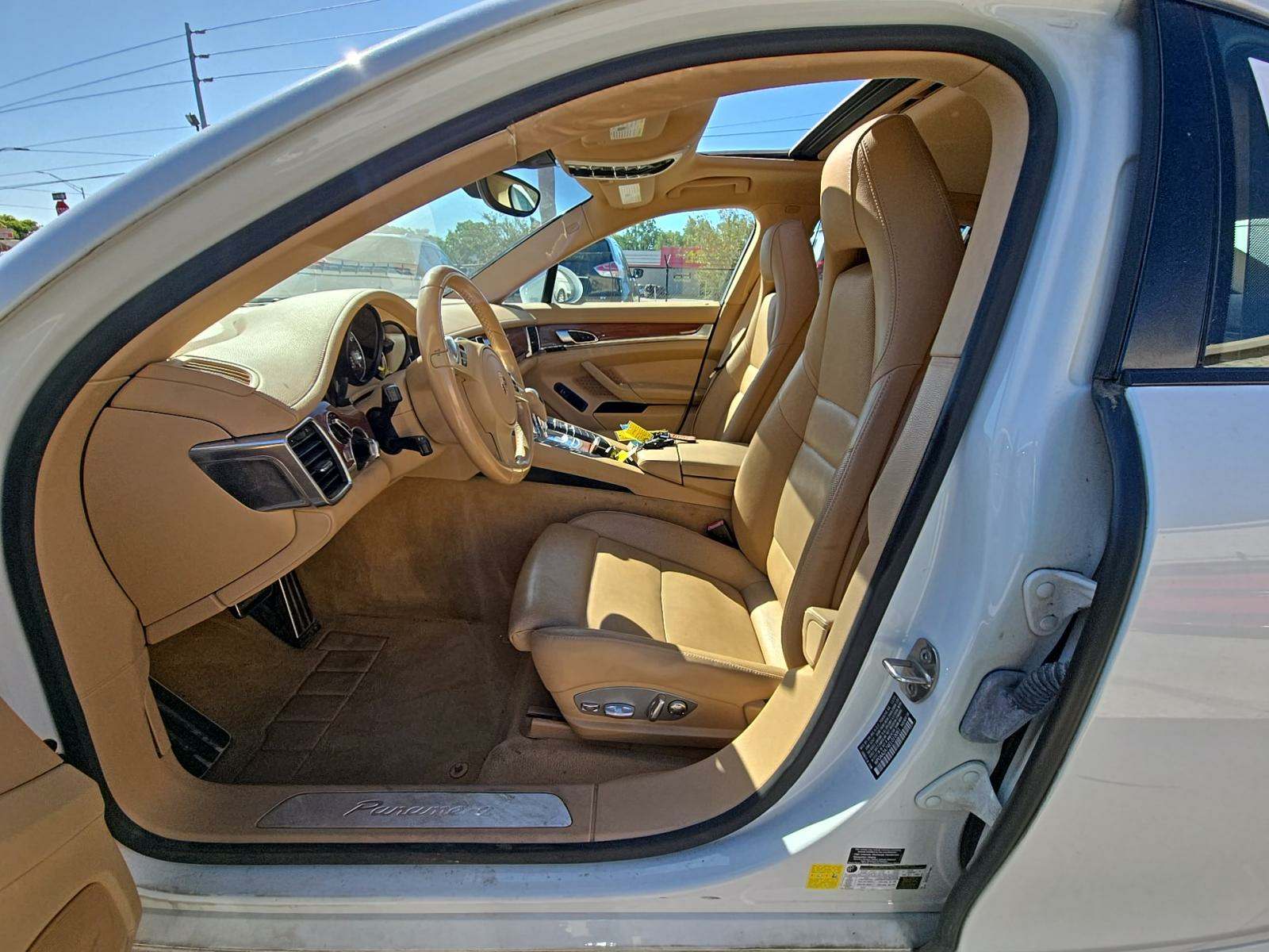 2014 Porsche Panamera Base RWD