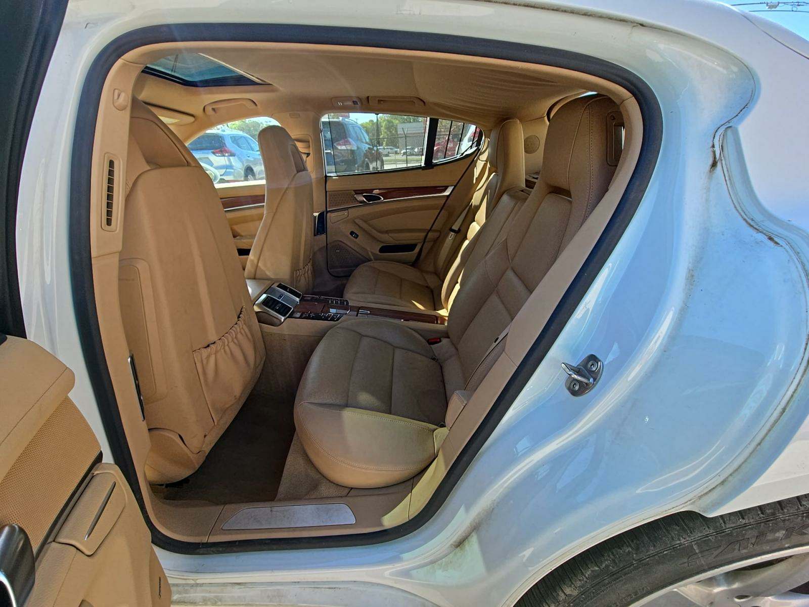 2014 Porsche Panamera Base RWD