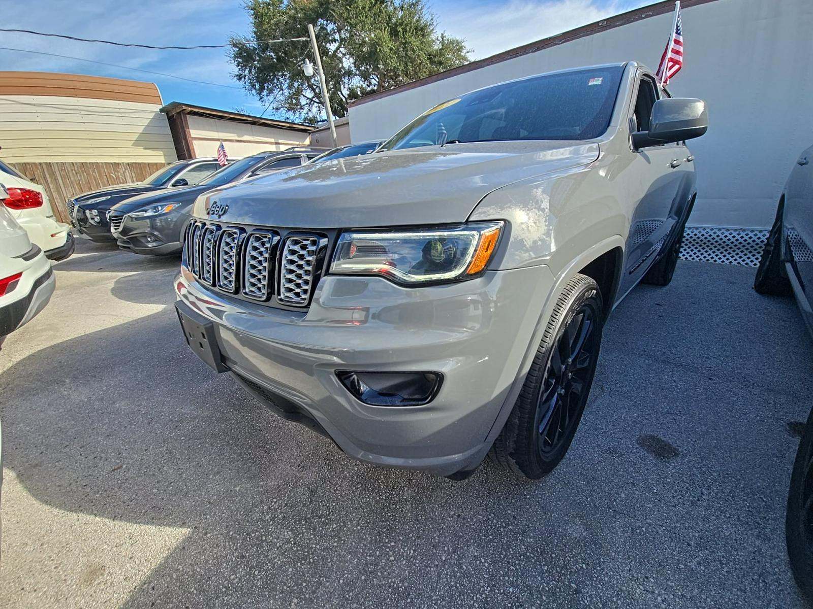 JEEP GRAND CHEROKEE - 1