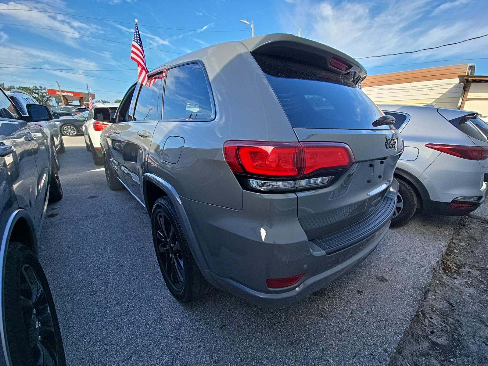 JEEP GRAND CHEROKEE - 2