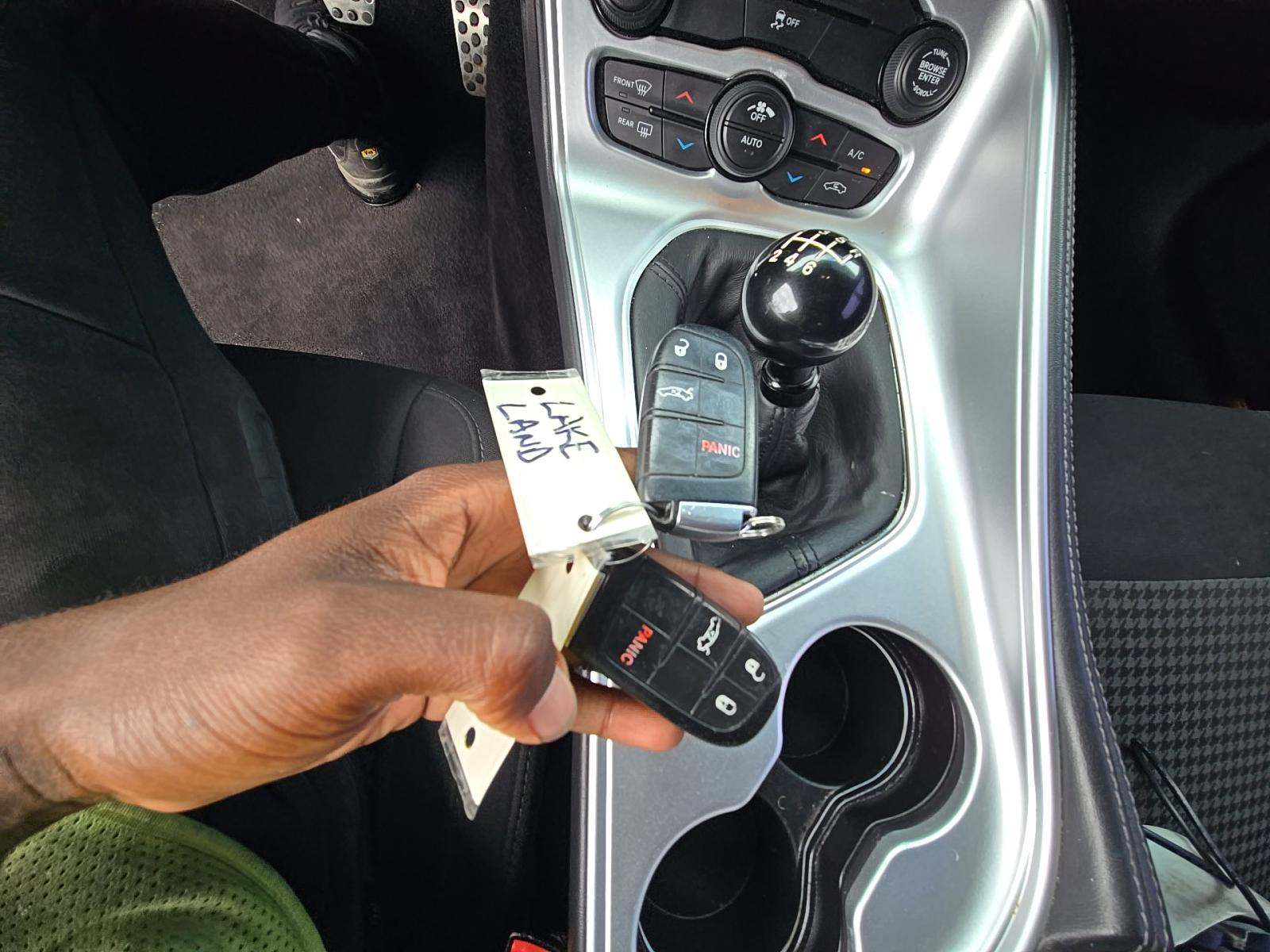 DODGE CHALLENGER - 8