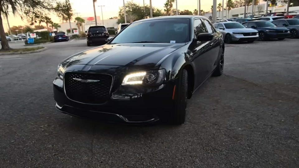 2020 Chrysler 300 Touring