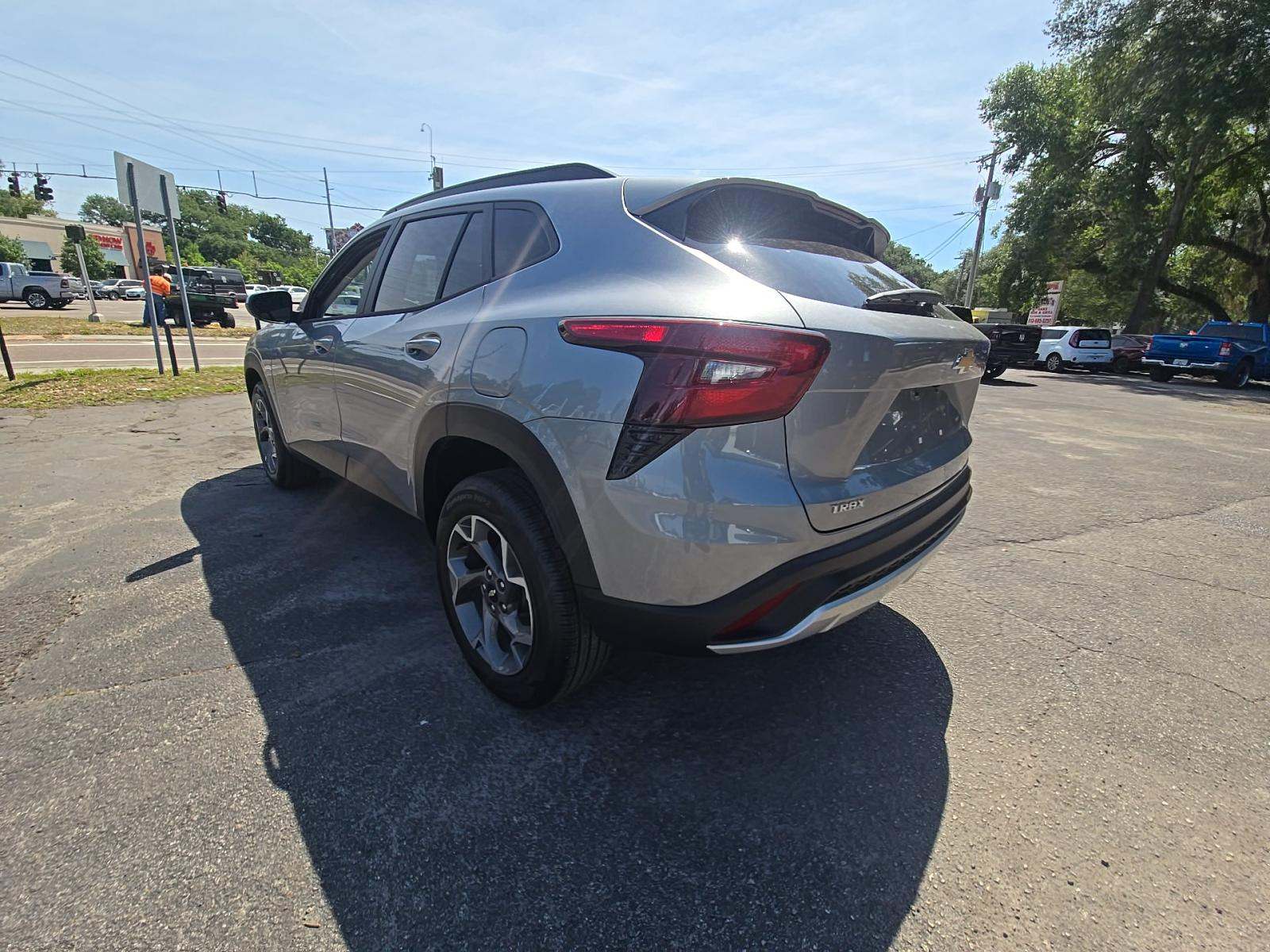 CHEVROLET TRAX - 2