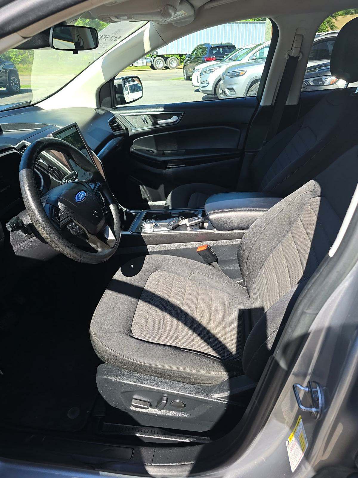 2021 Ford Edge SE AWD