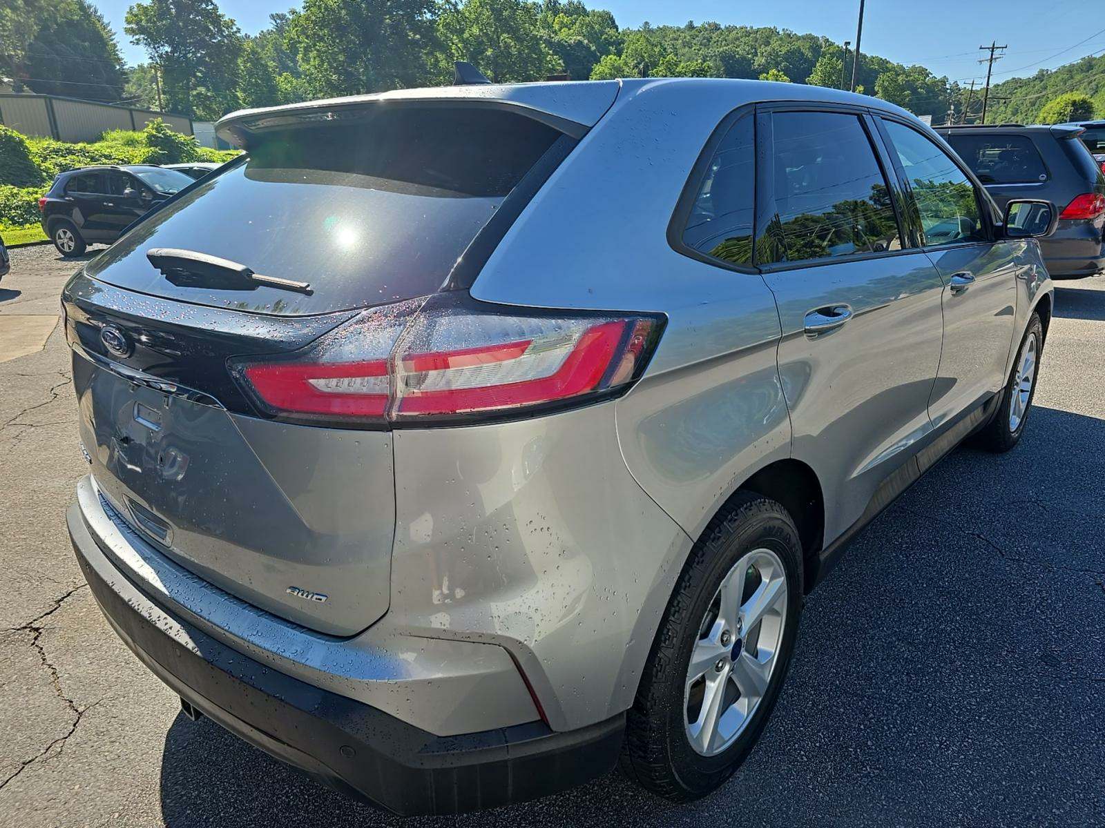 2021 Ford Edge SE AWD