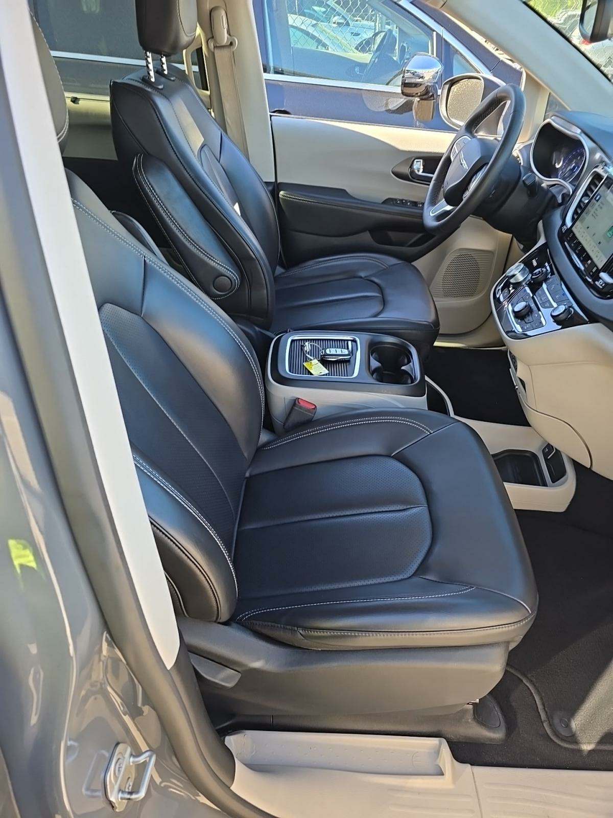 2023 Chrysler Pacifica Touring L FWD