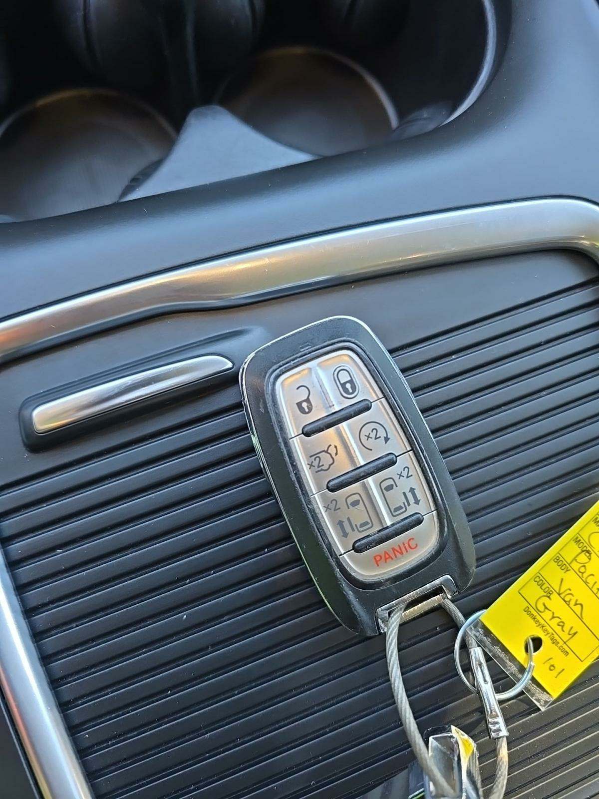 2023 Chrysler Pacifica Touring L FWD