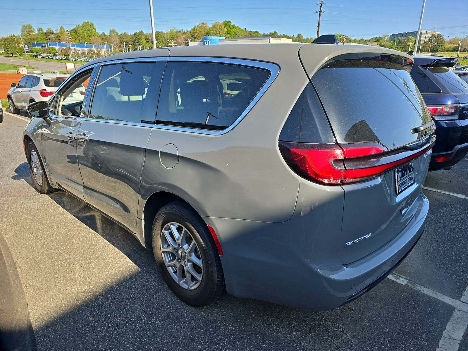 2023 Chrysler Pacifica Touring L FWD