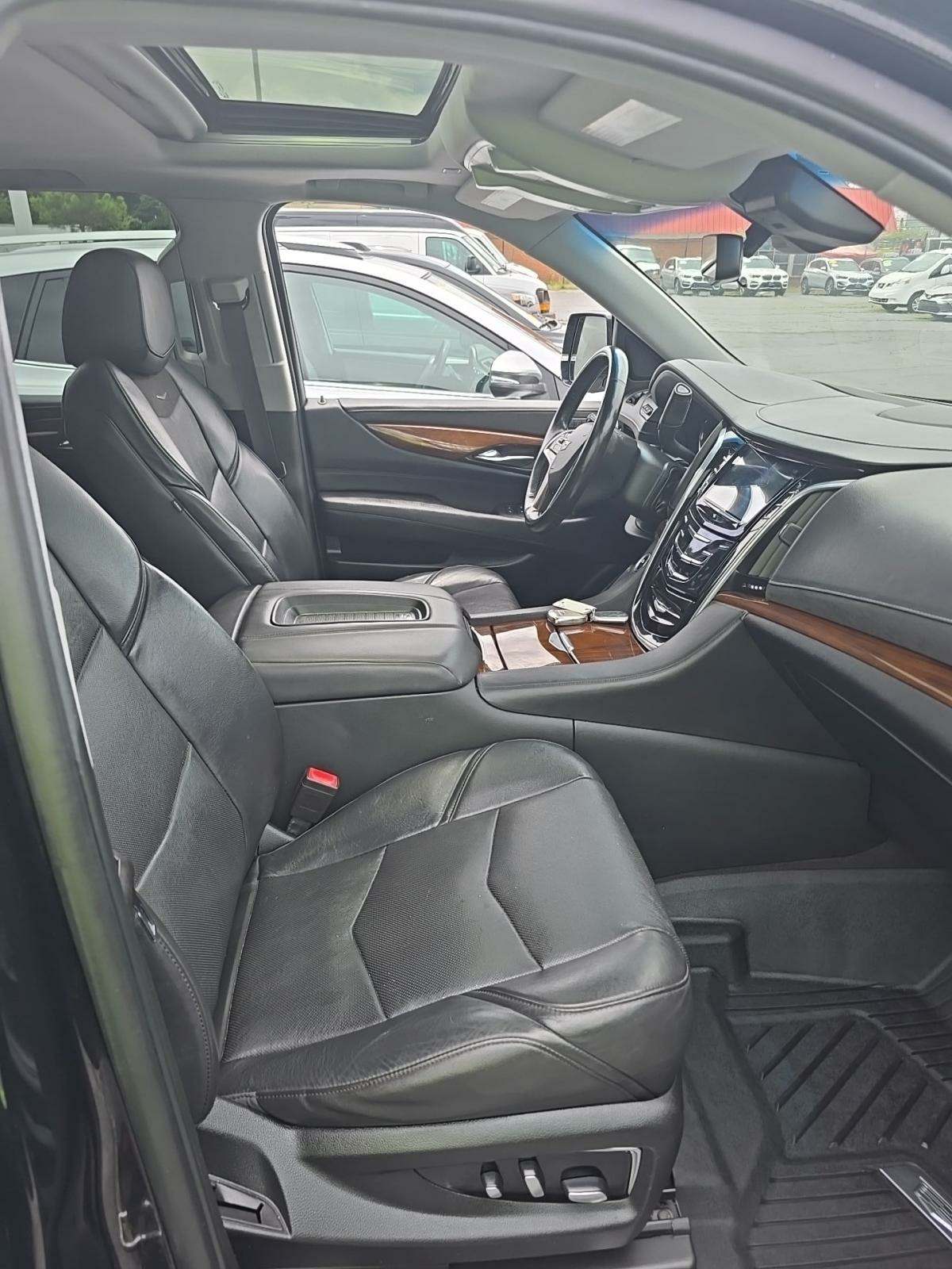 2020 Cadillac Escalade ESV Luxury AWD