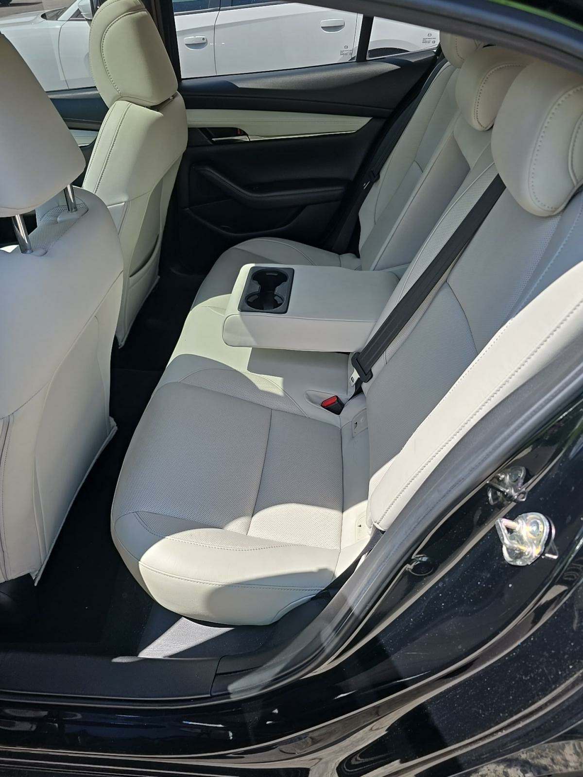 2019 MAZDA MAZDA3 Base FWD