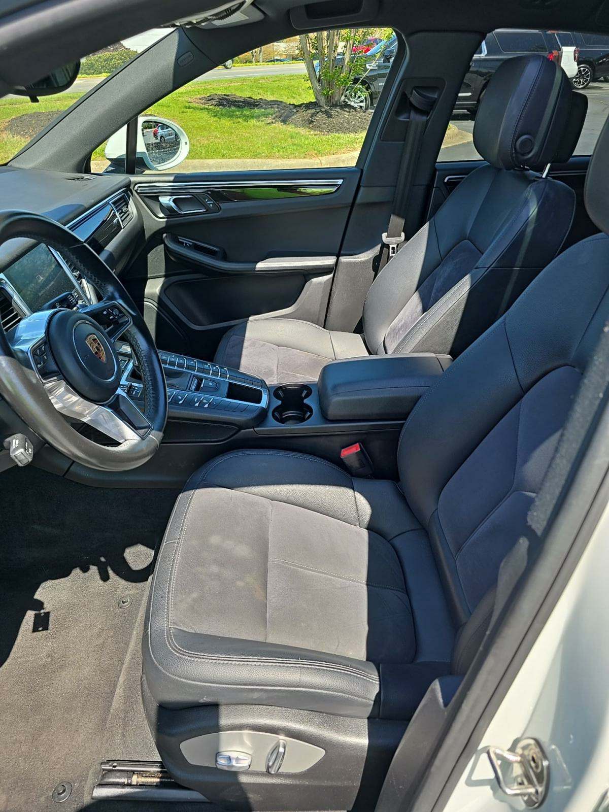 2017 Porsche Macan Base AWD