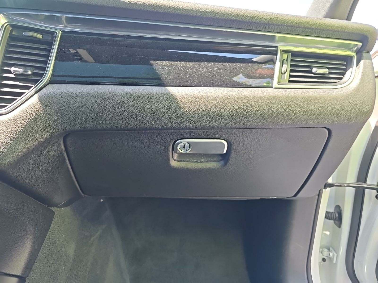 2017 Porsche Macan Base AWD