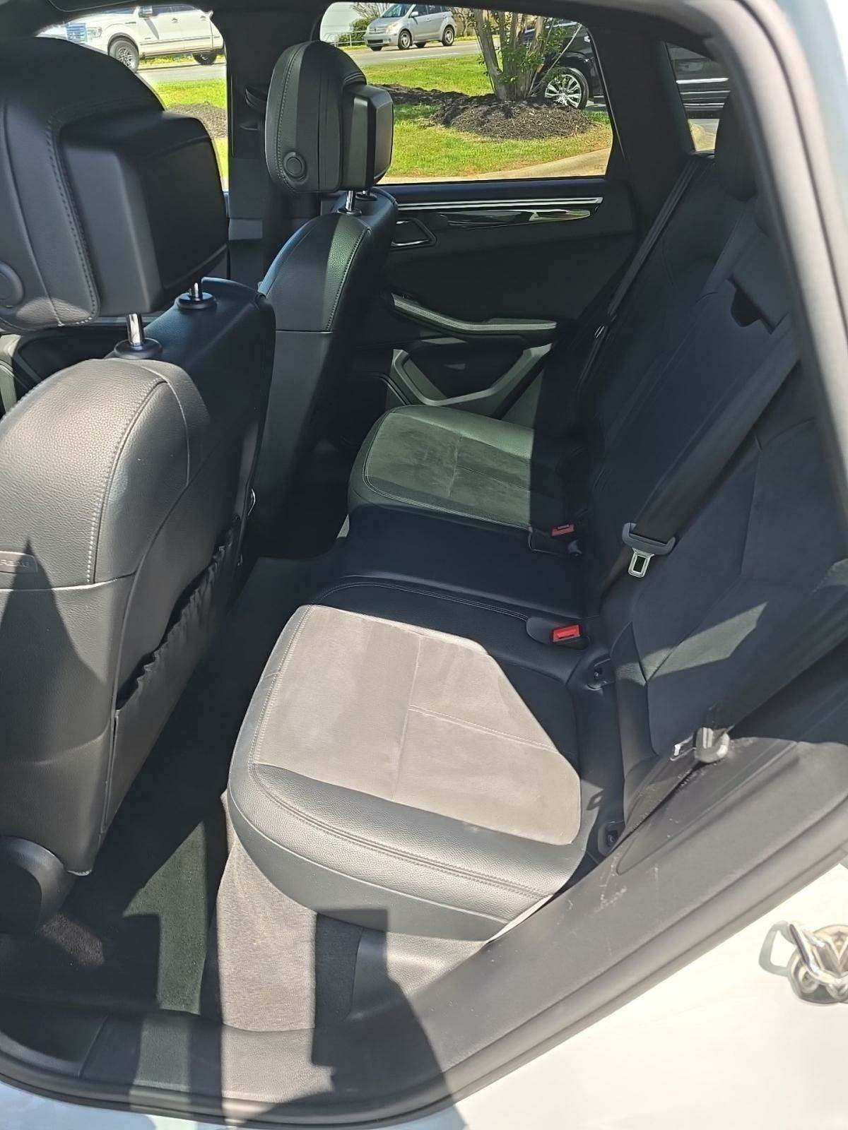 2017 Porsche Macan Base AWD