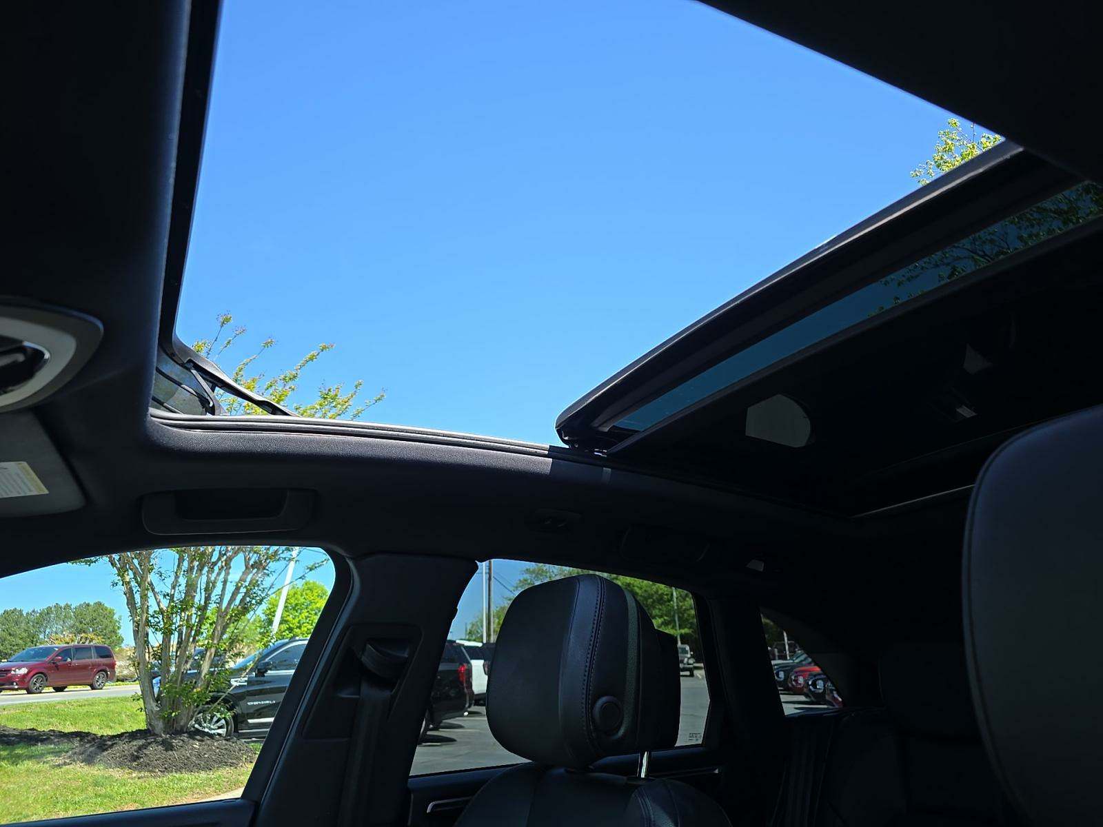 2017 Porsche Macan Base AWD