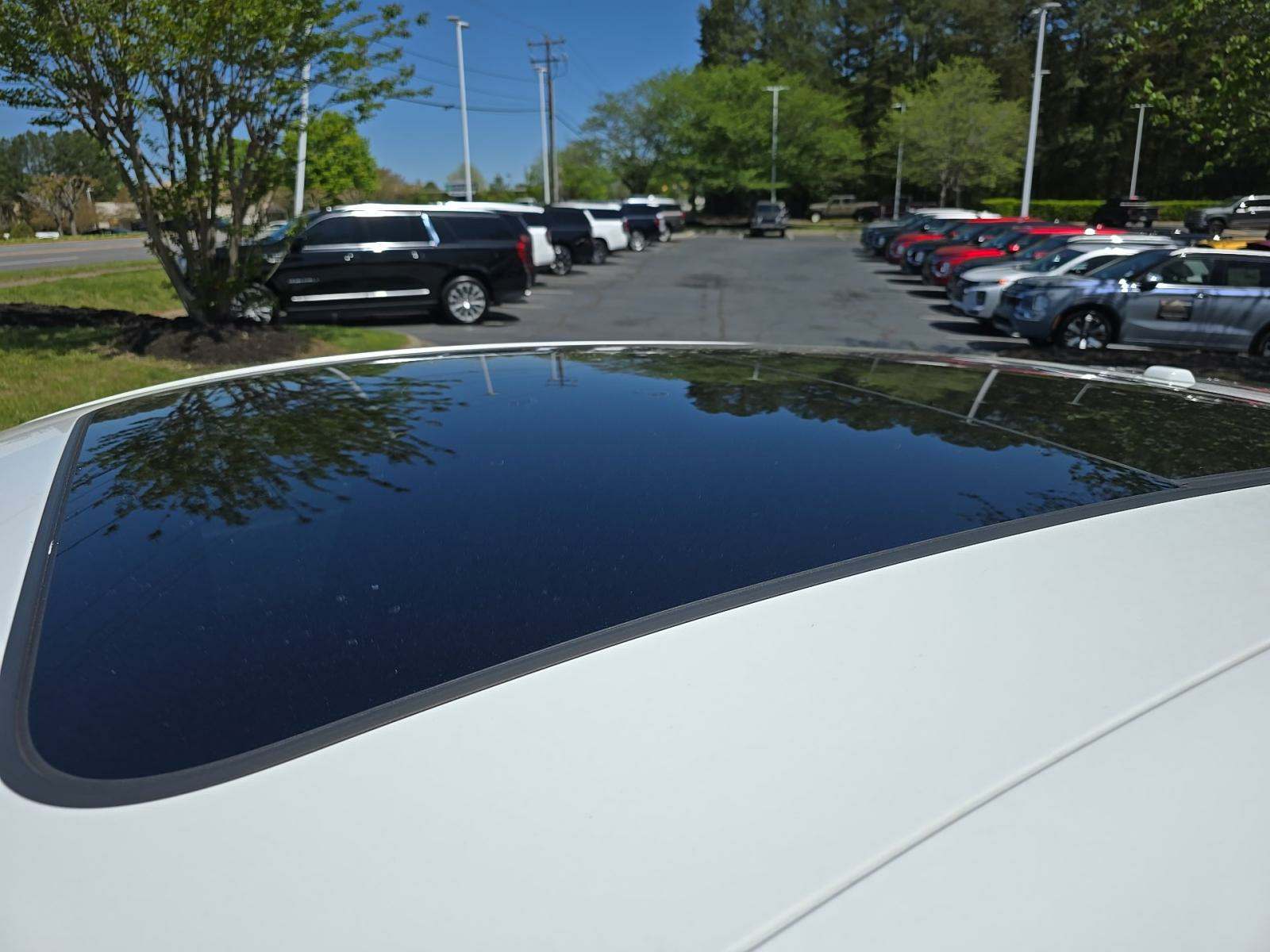 2017 Porsche Macan Base AWD