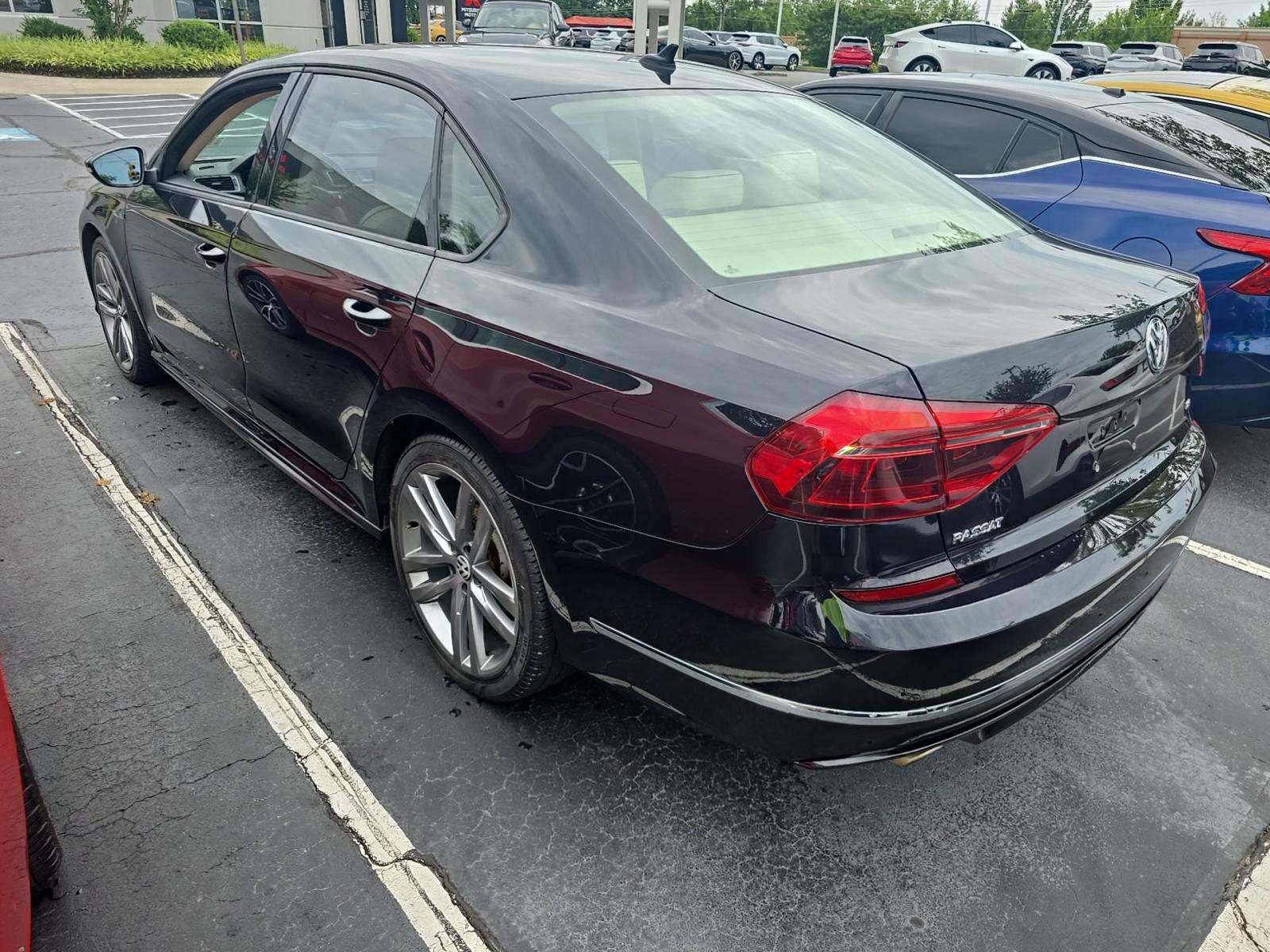 2018 Volkswagen Passat 2.0T R-Line FWD