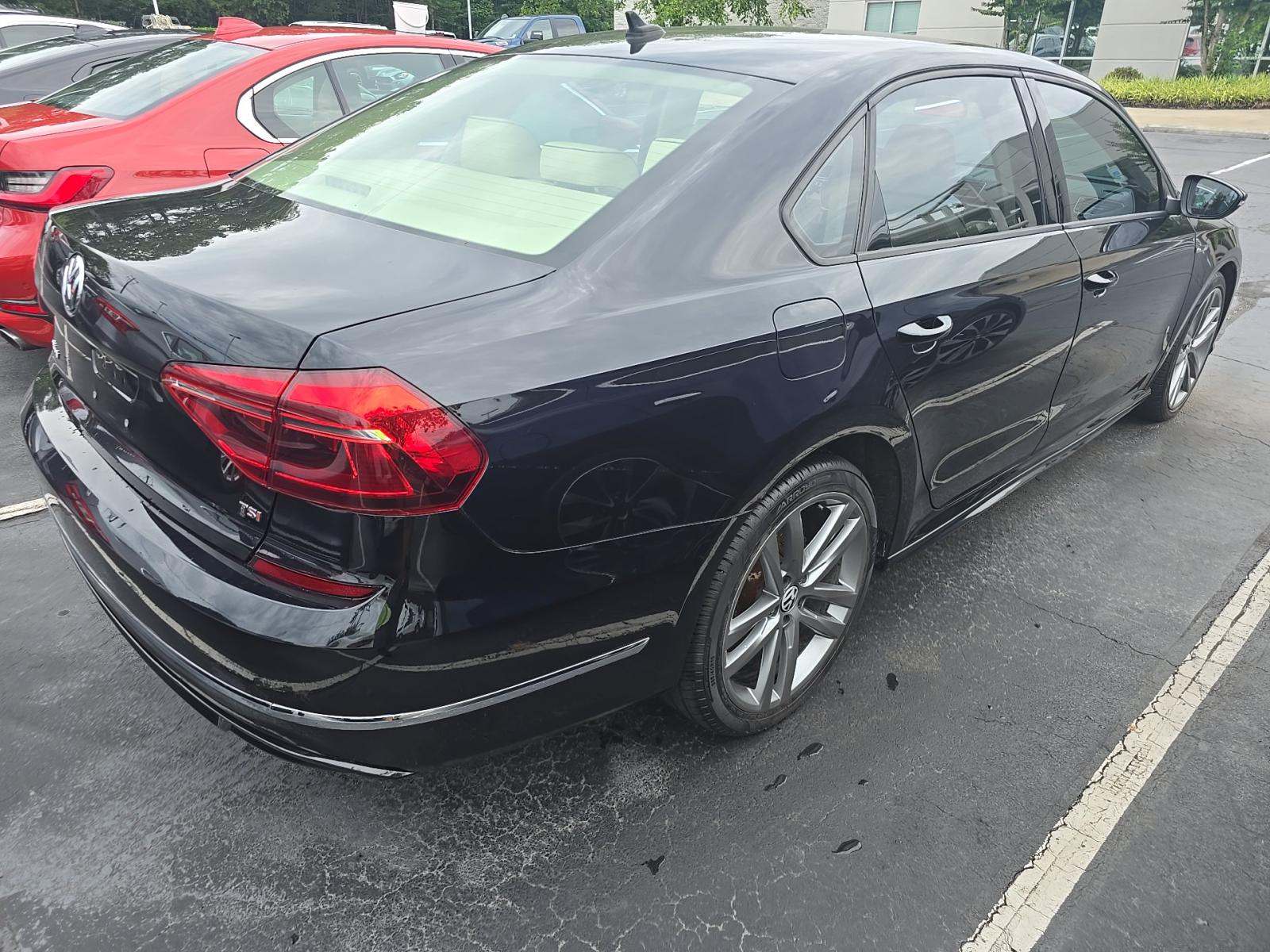 2018 Volkswagen Passat 2.0T R-Line FWD