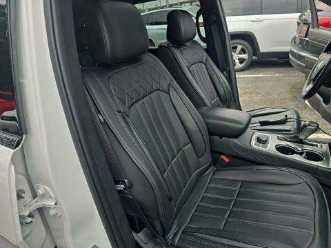 2022 Jeep Grand Cherokee Laredo X AWD