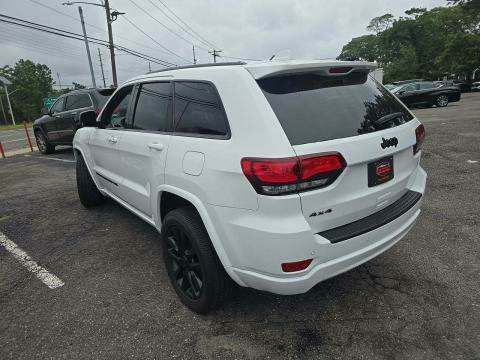 2022 Jeep Grand Cherokee Laredo X AWD