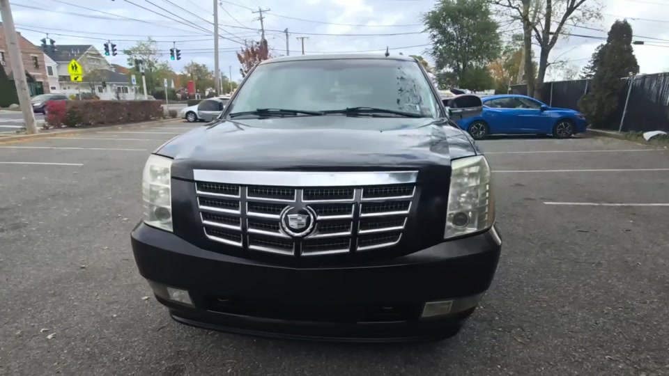 Cadillac Escalade ESV снимка Cadillac Escalade ESV