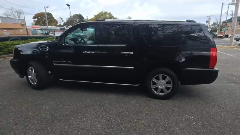 Cadillac Escalade ESV снимка Cadillac Escalade ESV