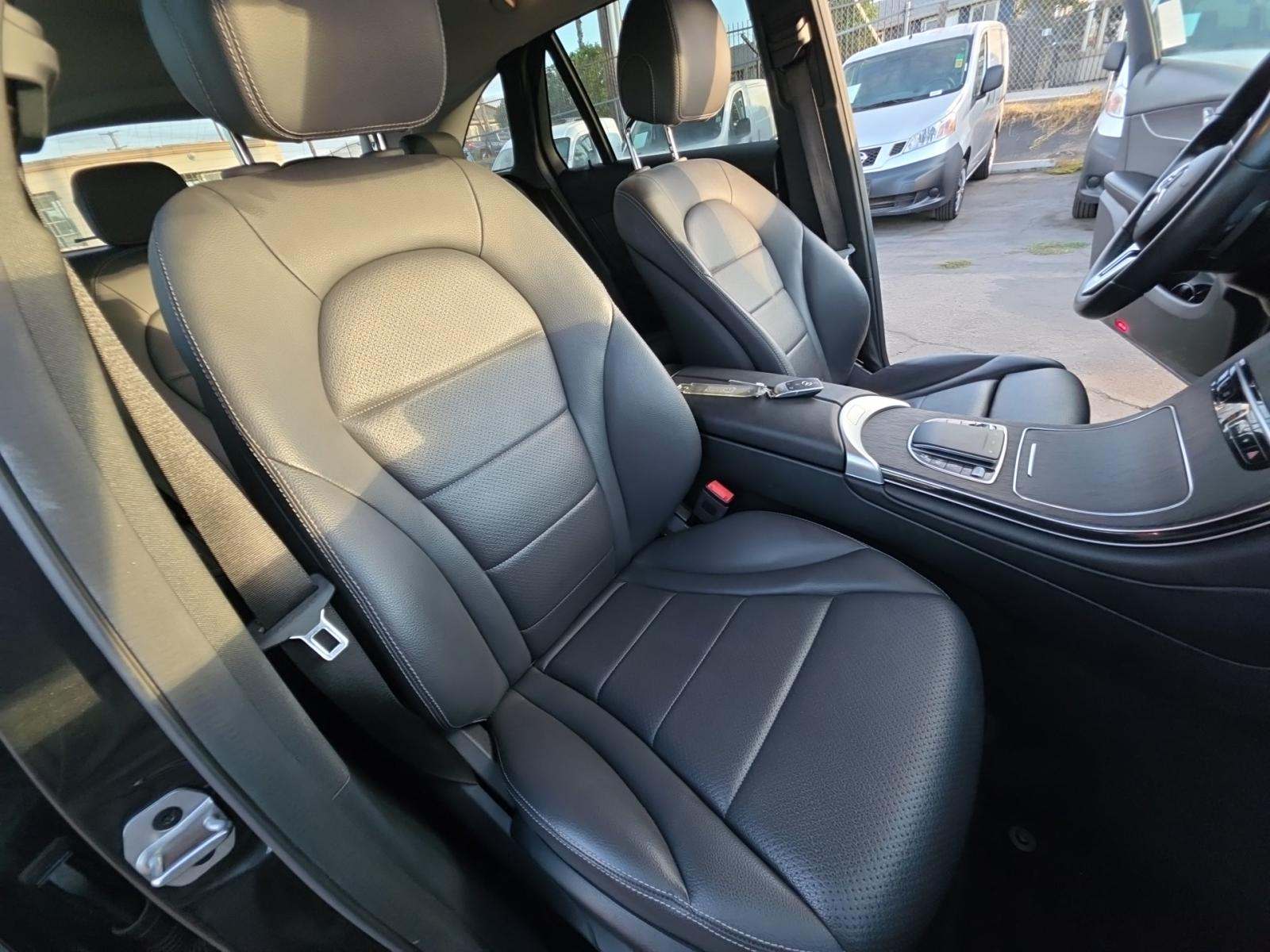 2022 Mercedes-Benz GLC GLC 300 RWD