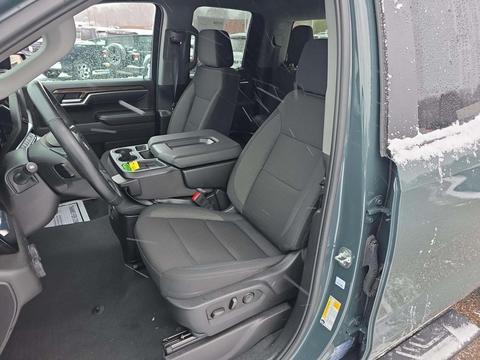 2025 Chevrolet Silverado 1500 LT AWD