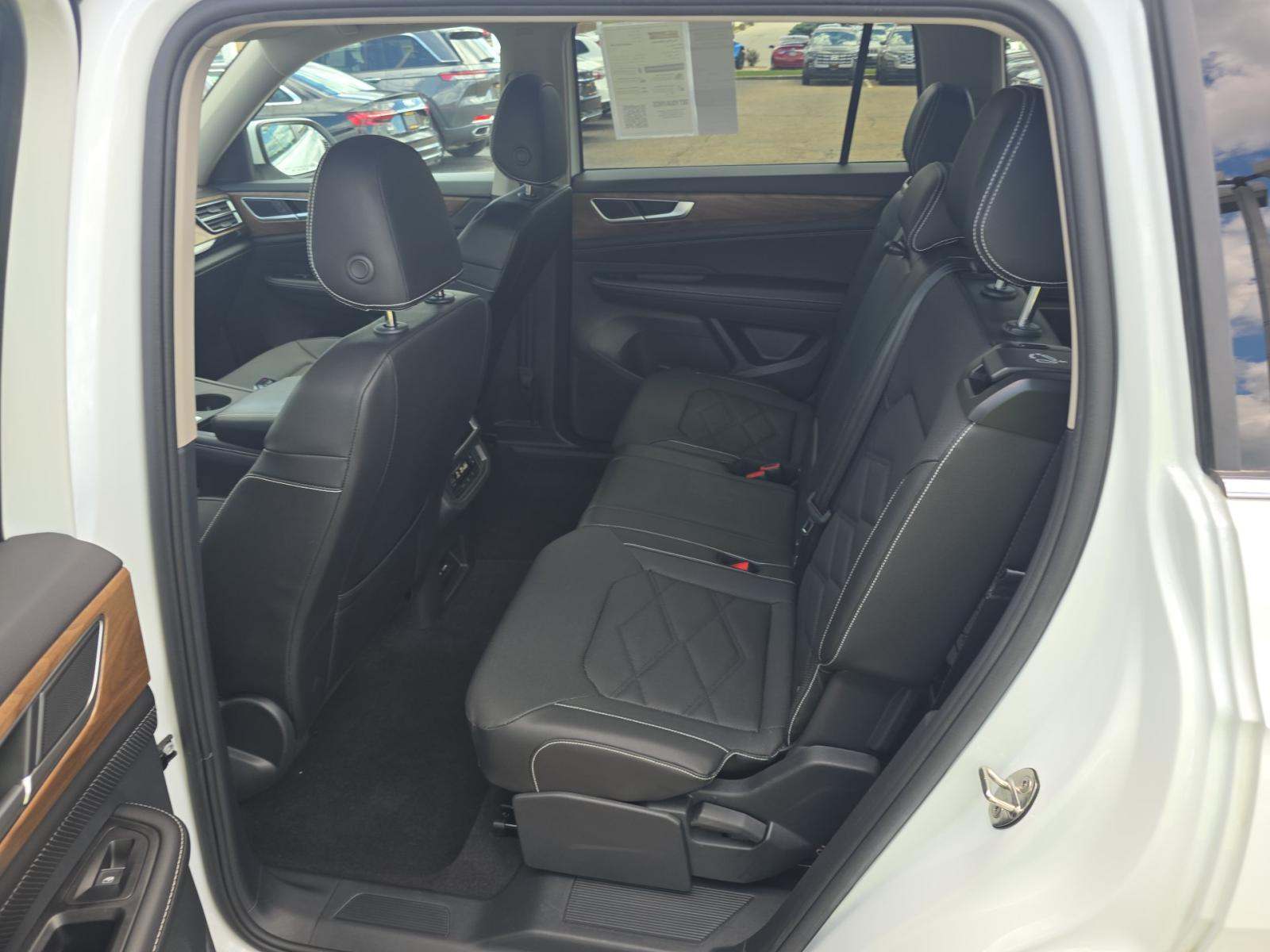 2024 Volkswagen Atlas 2.0T SE AWD