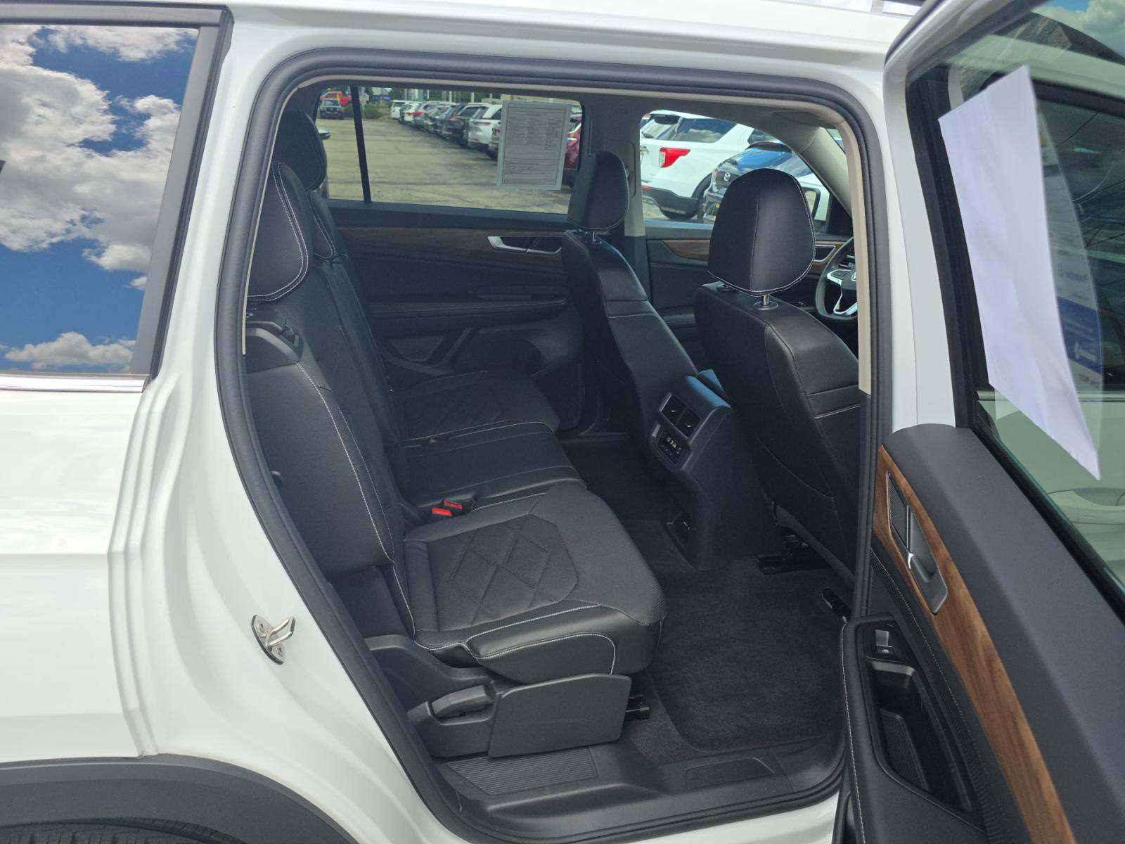 2024 Volkswagen Atlas 2.0T SE AWD