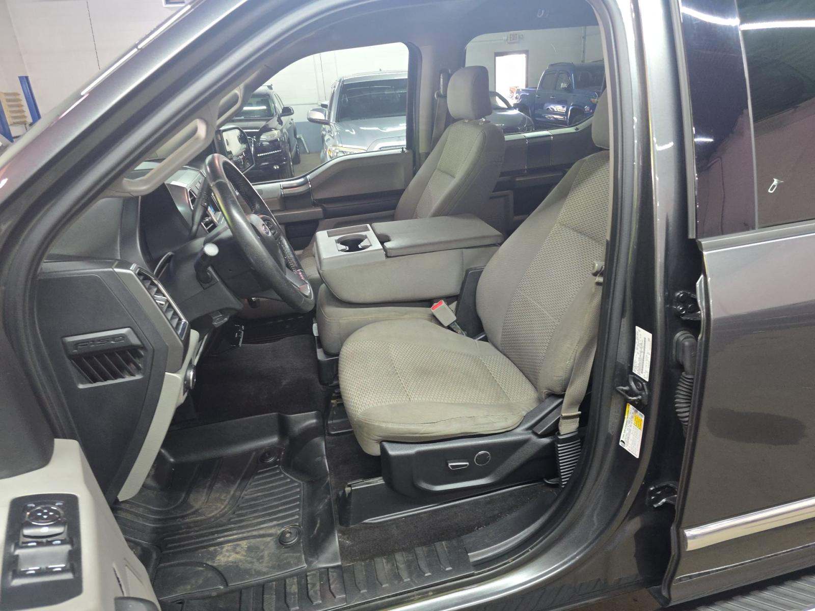 FORD F-150 - 6