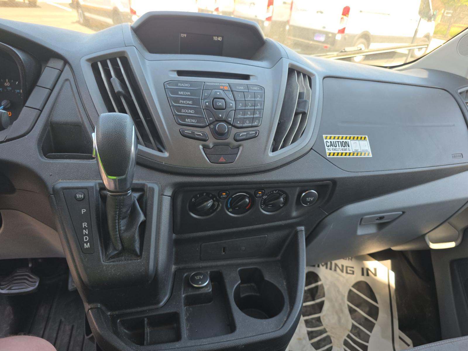 FORD TRANSIT 150 - 10