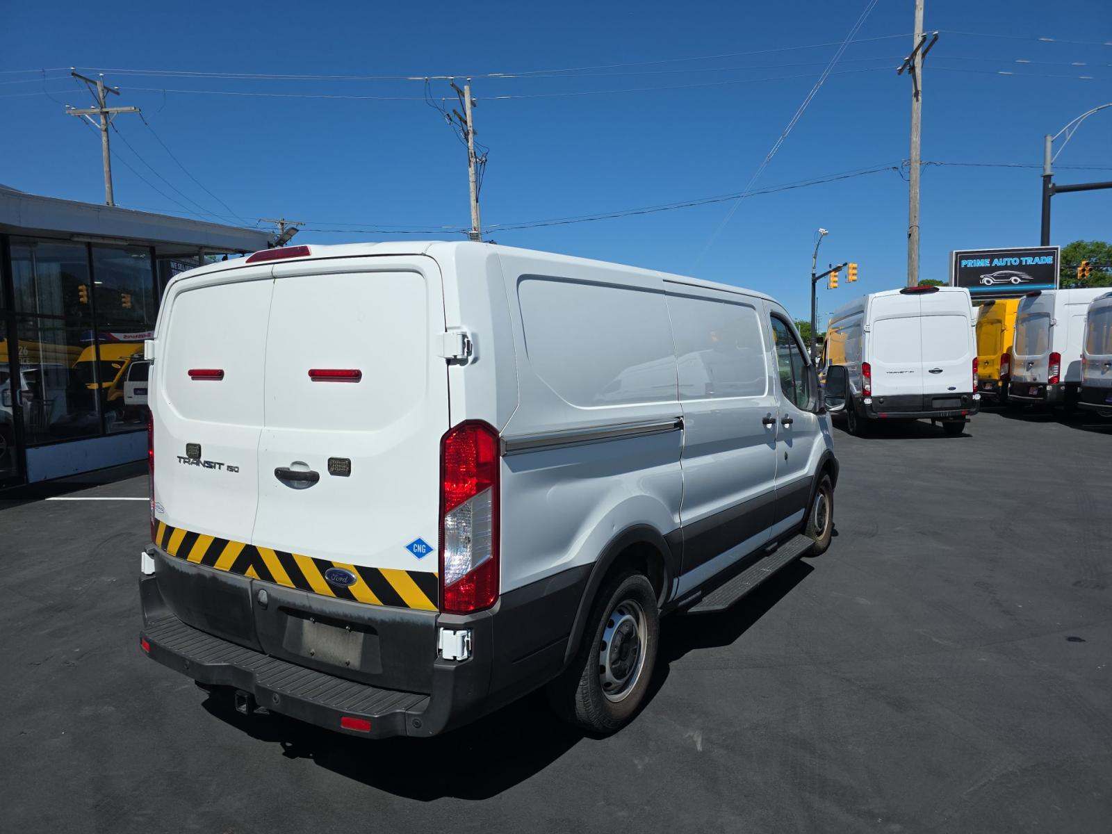 FORD TRANSIT 150 - 3
