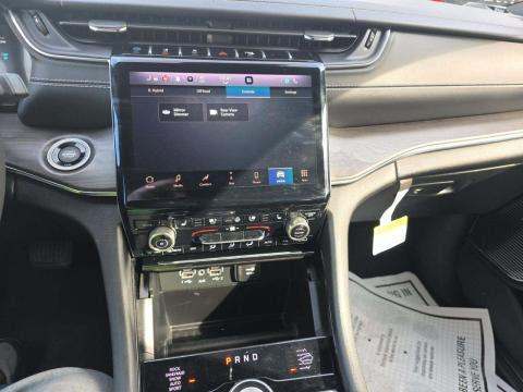 JEEP 4XE OVERLAND - 10