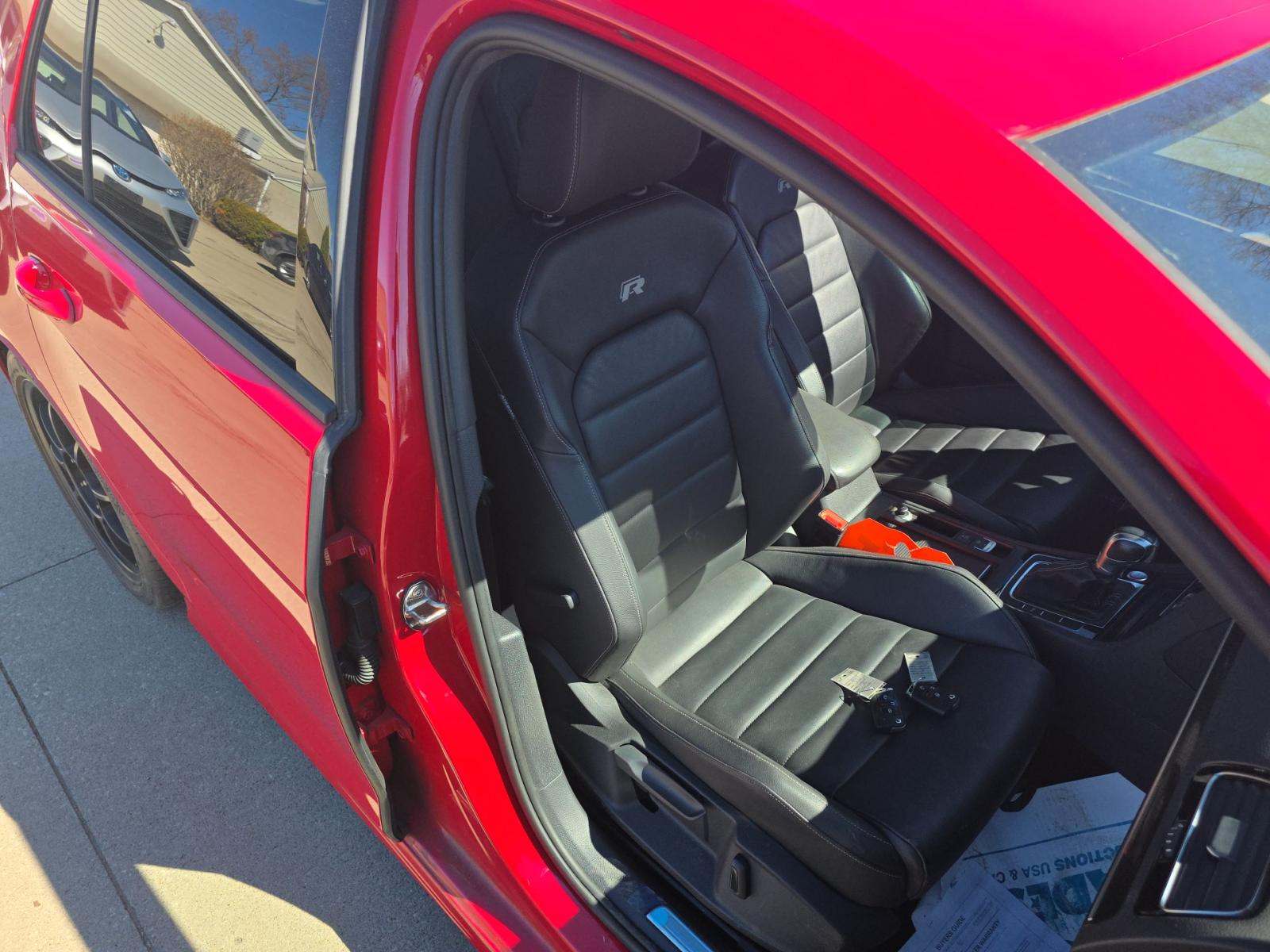 2017 Volkswagen Golf R 2.0T AWD