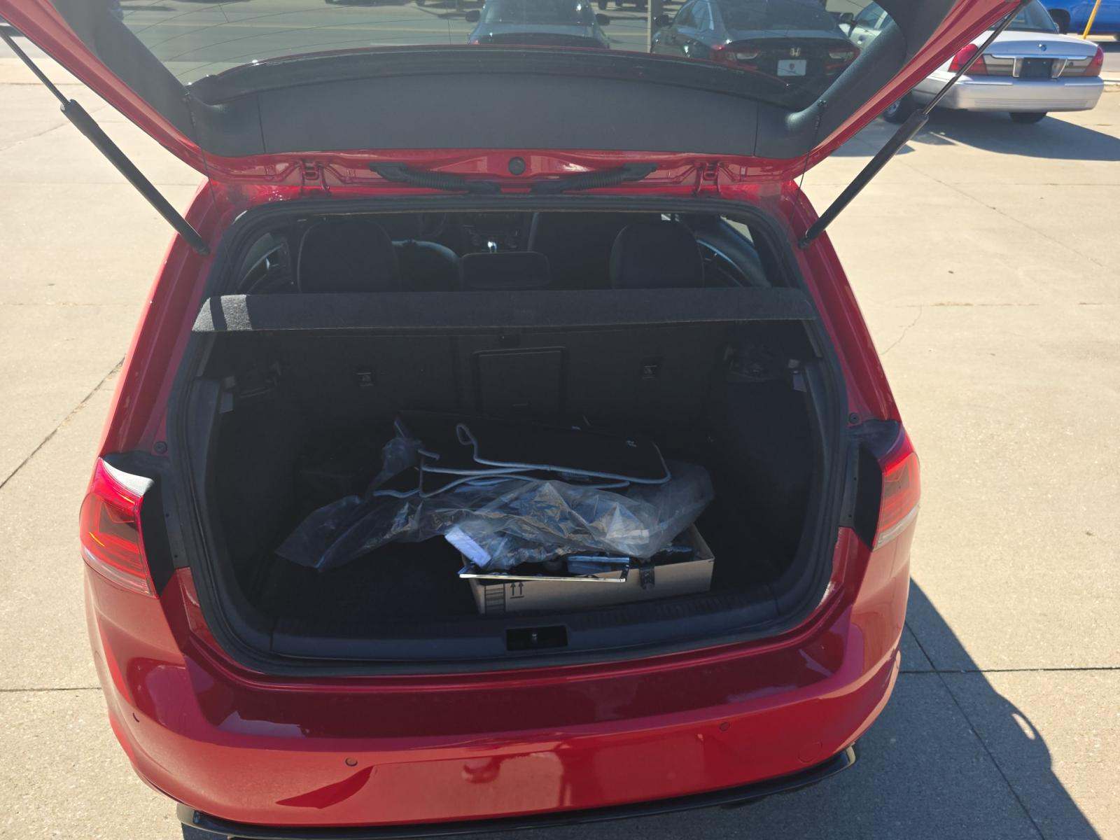 2017 Volkswagen Golf R 2.0T AWD