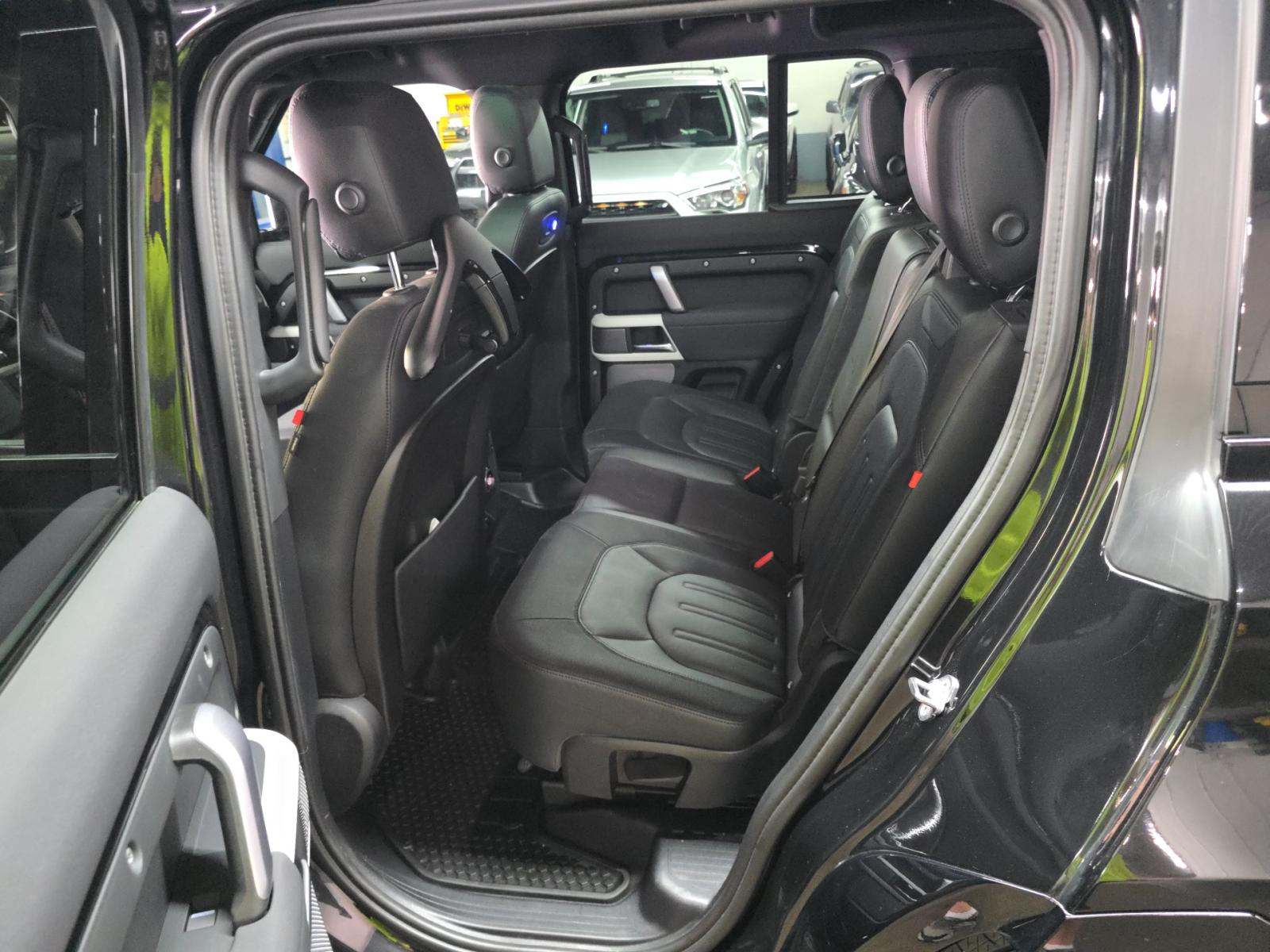 2021 Land Rover Defender 110 X-Dynamic SE AWD