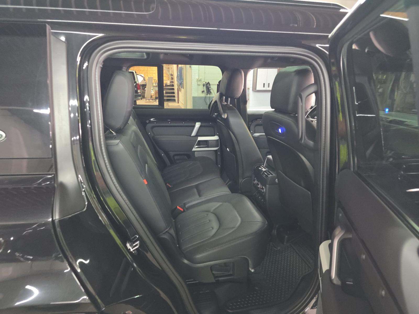 2021 Land Rover Defender 110 X-Dynamic SE AWD