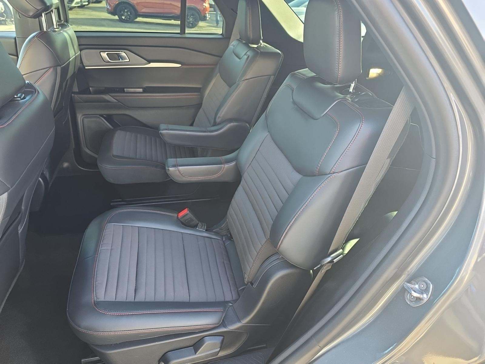 2025 Ford Explorer ST-Line AWD