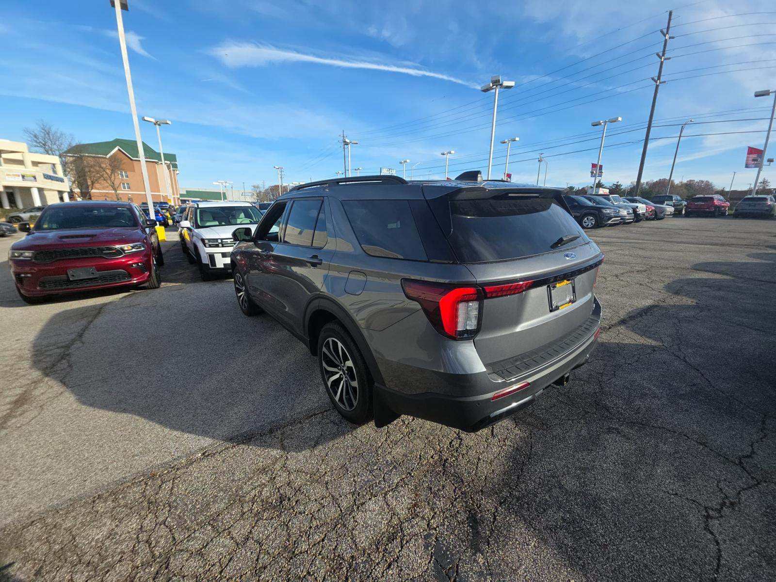 2025 Ford Explorer ST-Line AWD