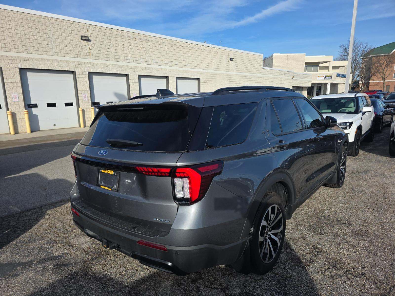 2025 Ford Explorer ST-Line AWD