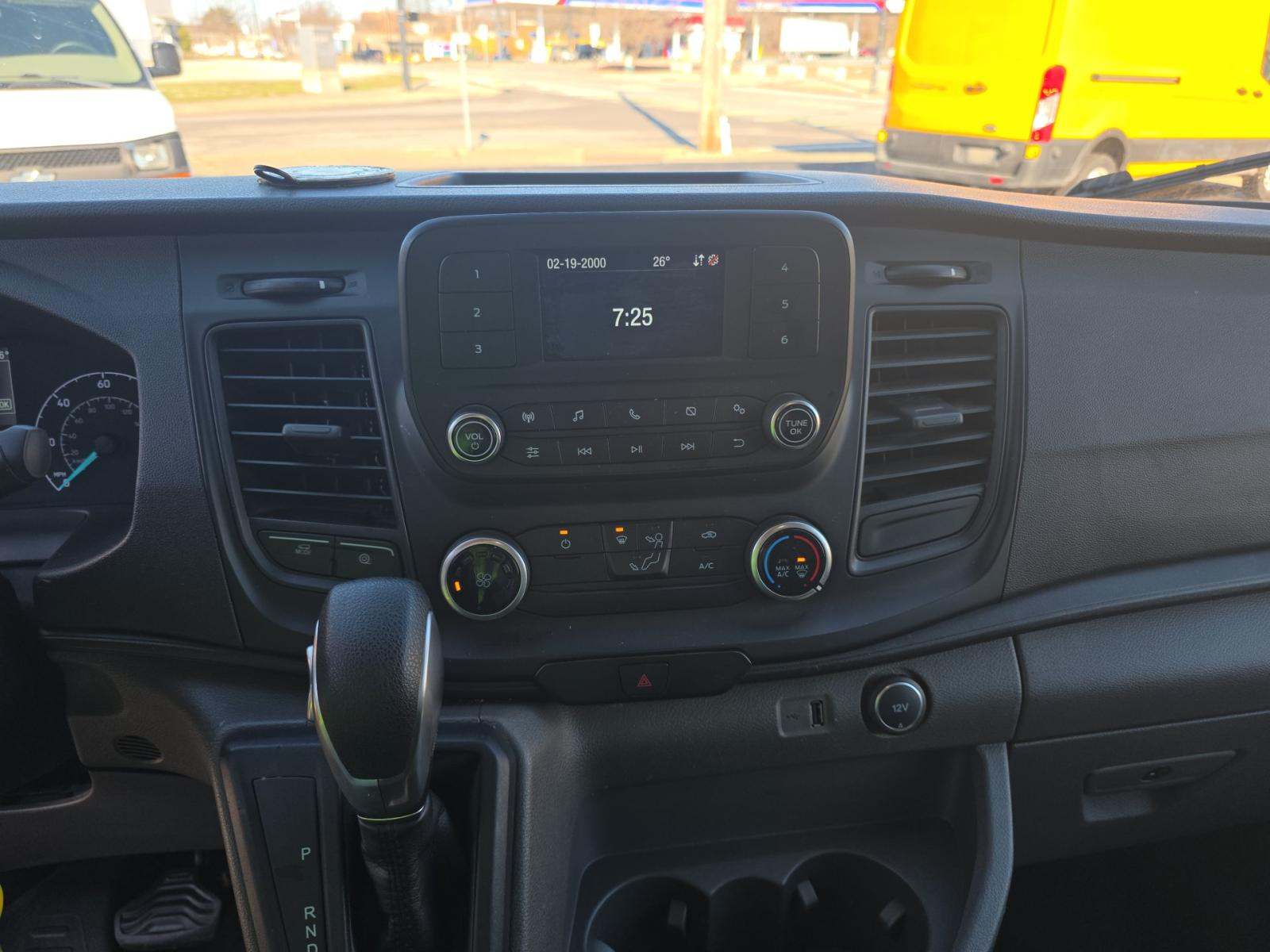 FORD TRANSIT 250 - 10