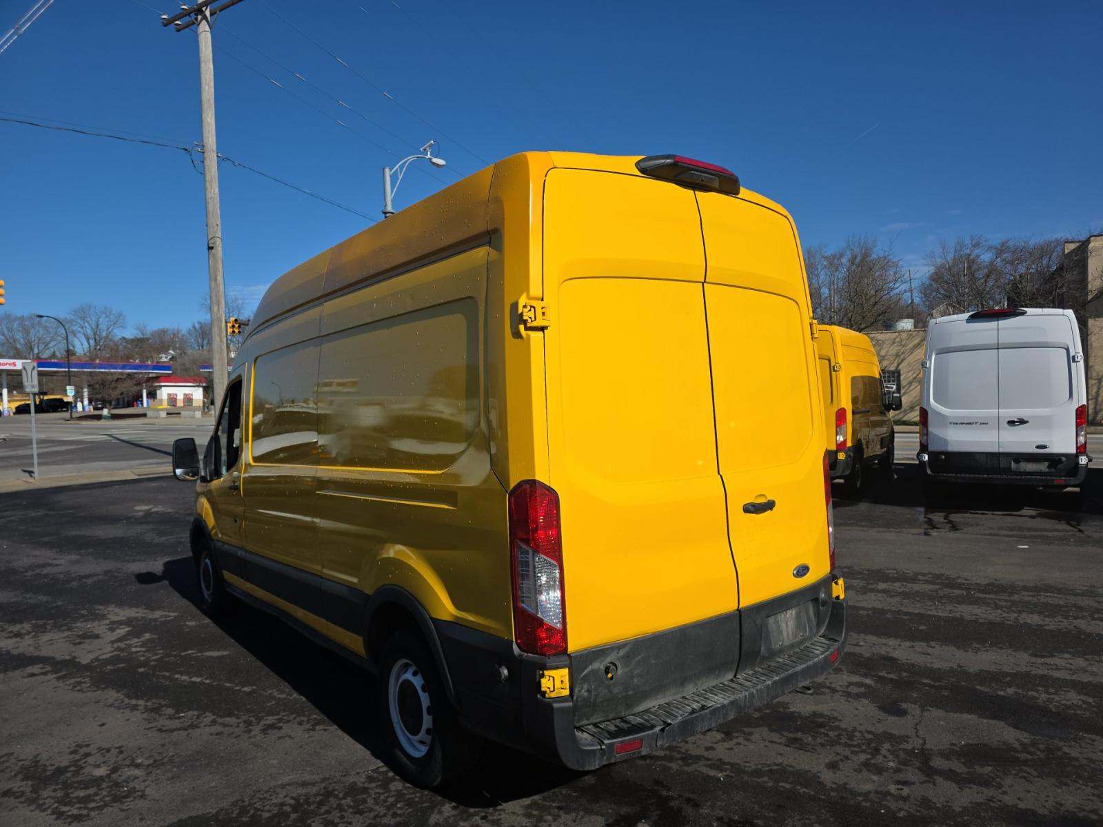 FORD TRANSIT 250 - 2
