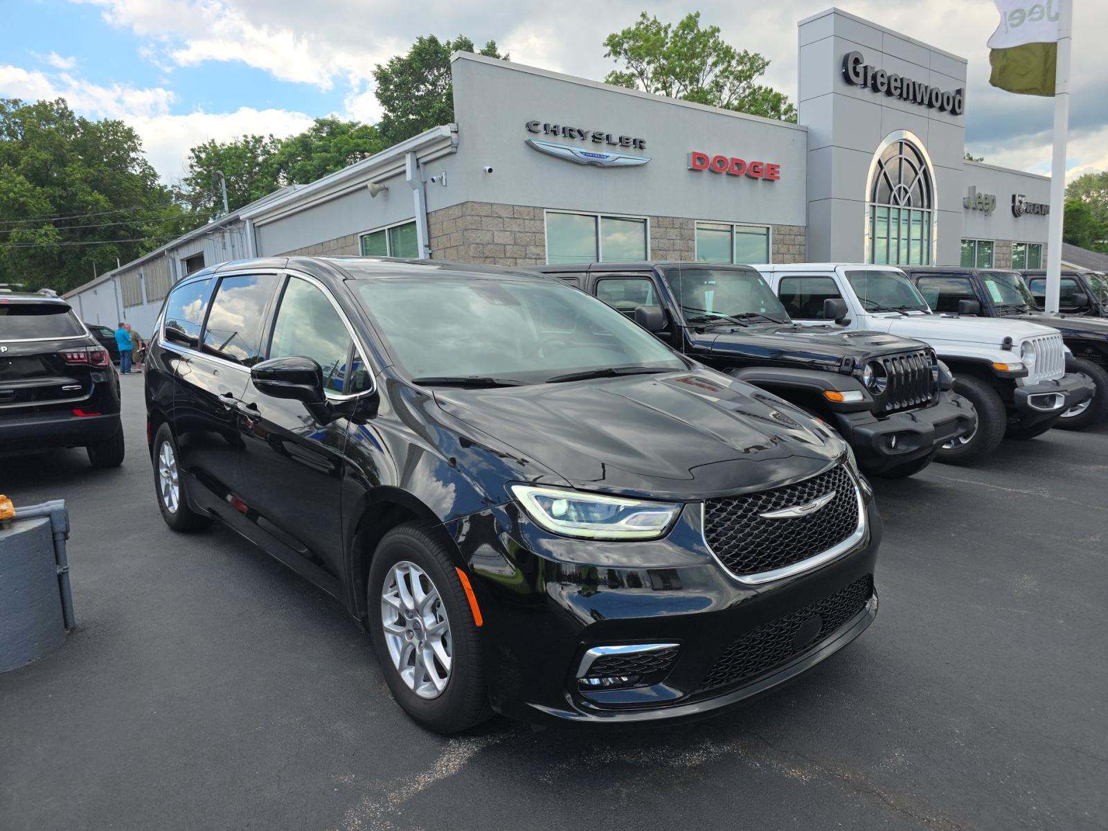 2024 Chrysler Pacifica Touring L FWD