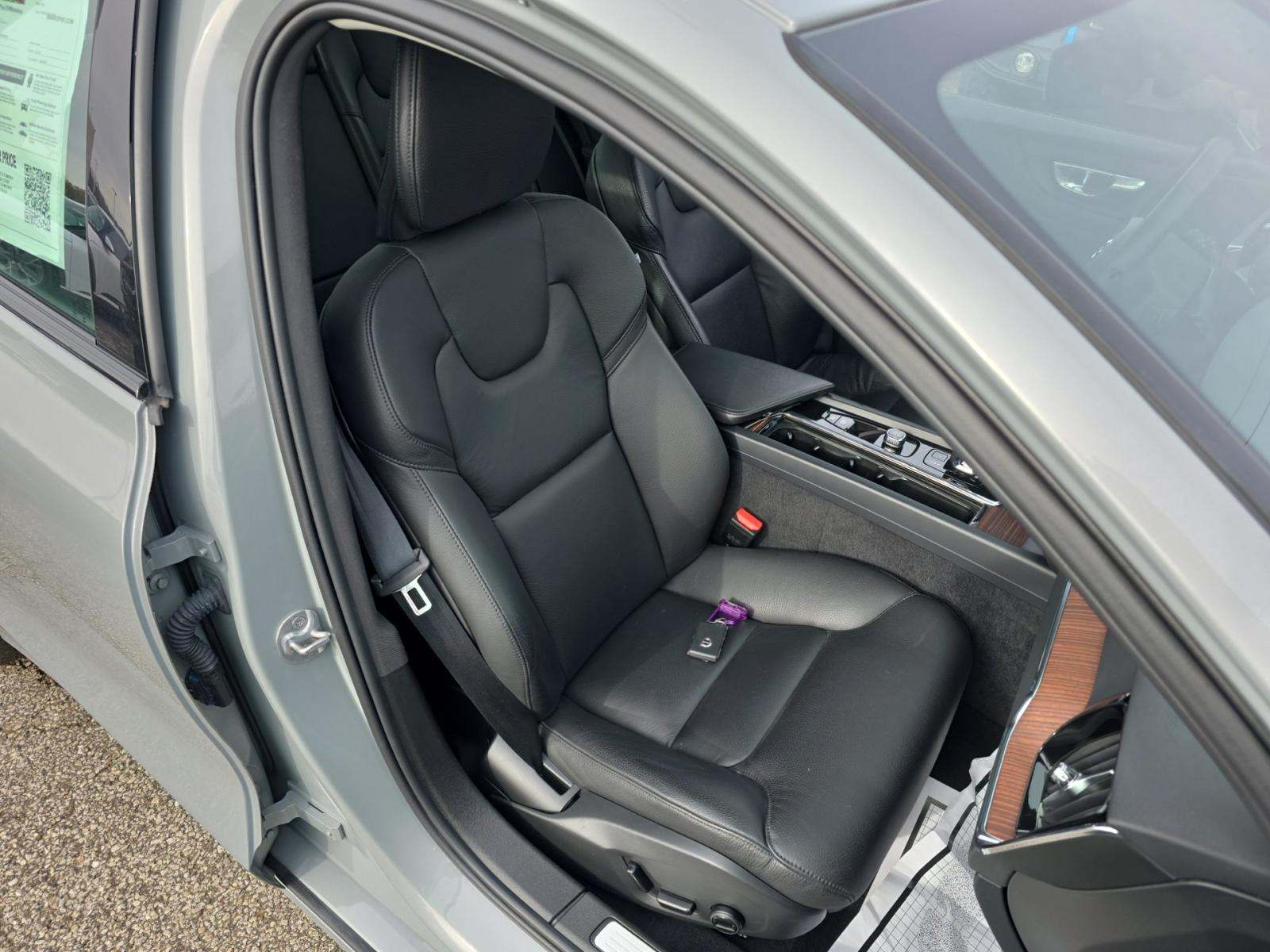 2024 Volvo S60 B5 Plus FWD