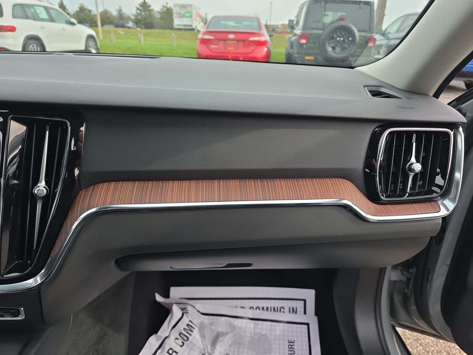 2024 Volvo S60 B5 Plus FWD