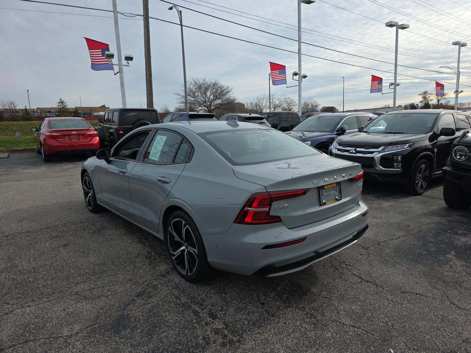 2024 Volvo S60 B5 Plus FWD