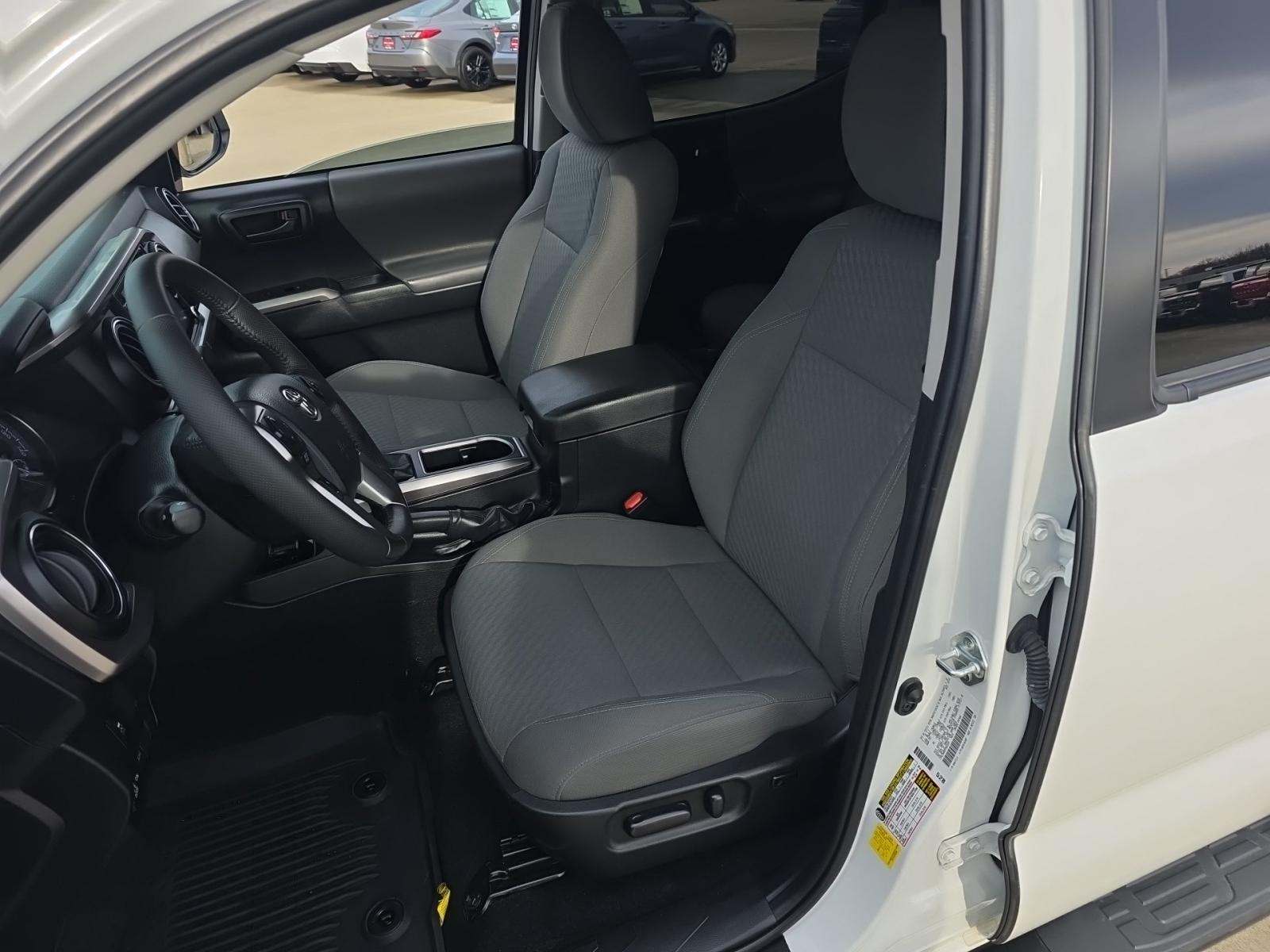 2023 Toyota Tacoma SR5 AWD